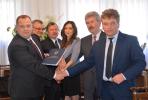 Podpisanie umów na projekty  parasolowe w Połańcu (7).JPG