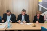 Umowy EFS w Starostwie Powiatowym w Kielcach (17).JPG